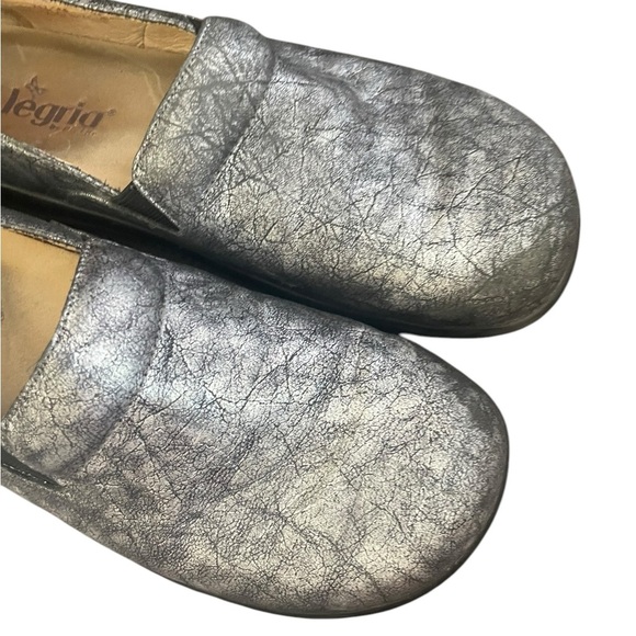 Alegria Keli Clog Cracked Silver Metallic Size 8 (39 EU) Nursing Comfort - Picture 2 of 6